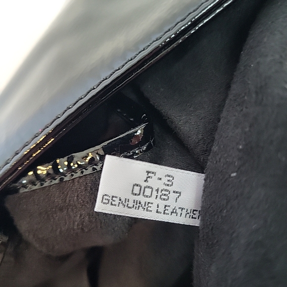 CHARLES DAVID Patent Leather Envelope Clutch Handbag Purse Black Foldover NWT - Picture 14 of 16